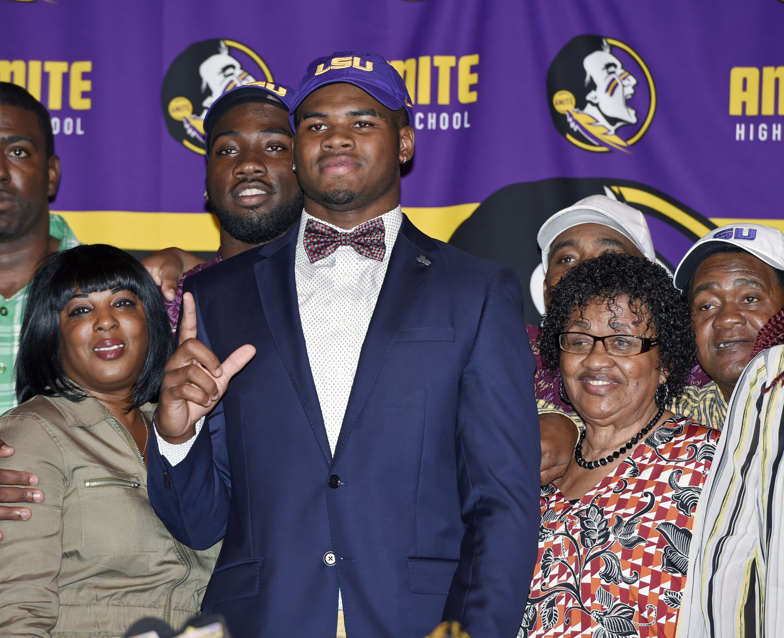 signingdayamite0008.020319 bf